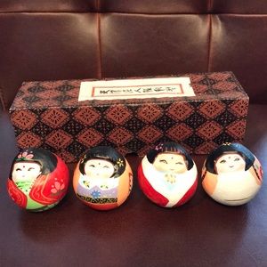 Set of 4 egg shaped dolls
